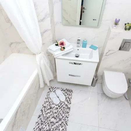 Apartment Проспект Победителей 1 *