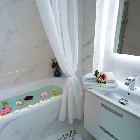 Apartment Проспект Победителей 1 *